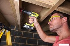 Дрель-шуруповерт Ryobi R18DD3-215S 5133003774 (с 2-мя АКБ, сумка) Дрель-шуруповерт Ryobi R18DD3-215S 5133003774 (с 2-мя АКБ, сумка)