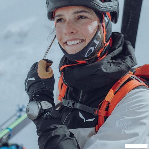 Умные часы Suunto Vertical (черный/песочный)