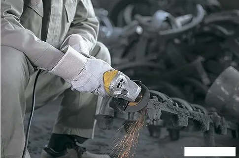 Угловая шлифмашина Stanley STGS9125