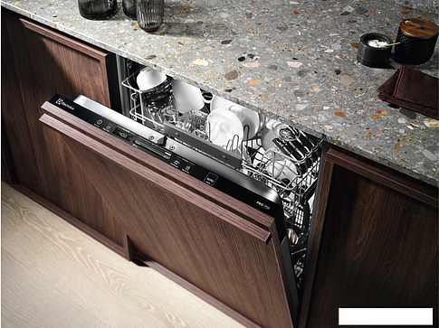 Встраиваемая посудомоечная машина Electrolux EEQ47210L