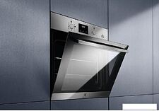 Электрический духовой шкаф Electrolux EOD3H50TX