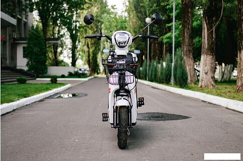 Электроскутер AVM Delta (белый)