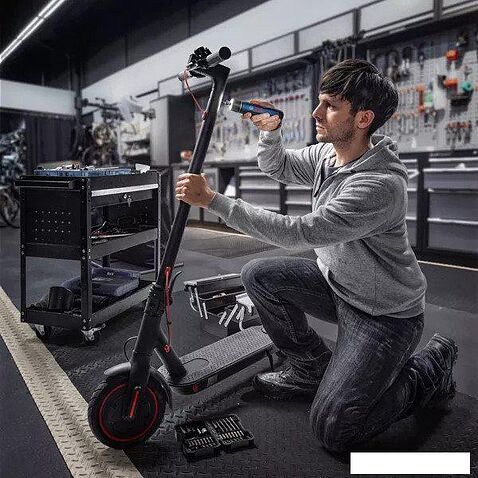 Электроотвертка Bosch Go Professional 06019H2200 (с АКБ, кейс)