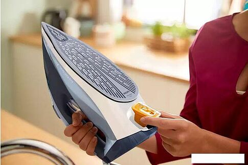 Утюг Philips Azur 7000 Series DST7020/20