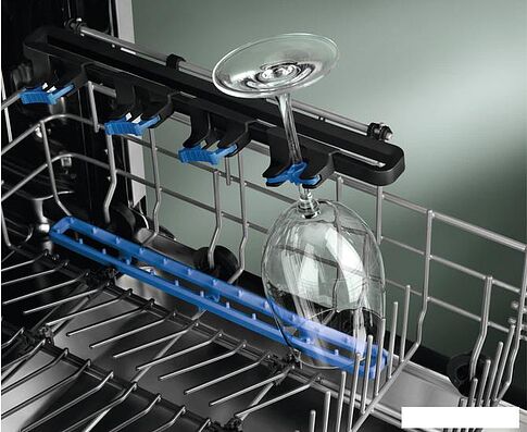 Встраиваемая посудомоечная машина Electrolux EEG48300L