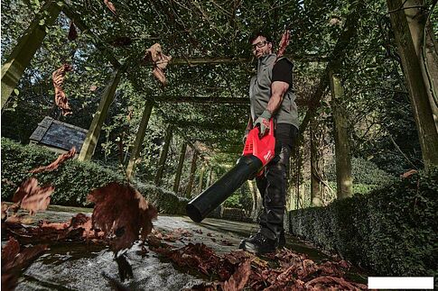 Ручная воздуходувка Milwaukee M18 FUEL M18FBLG3-0 4933493301 (без АКБ)