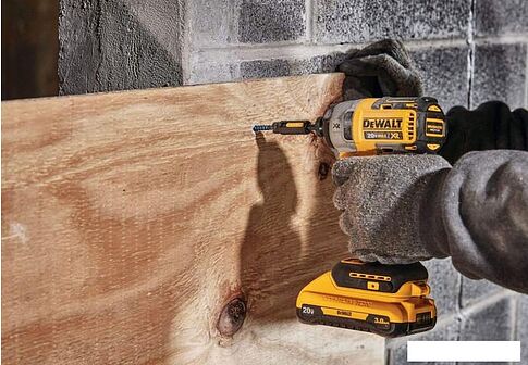 Винтоверт DeWalt DCF887D2-QW (c 2-мя АКБ, кейс)