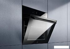 Электрический духовой шкаф Electrolux SteamBoost 800 COB8S39WZ