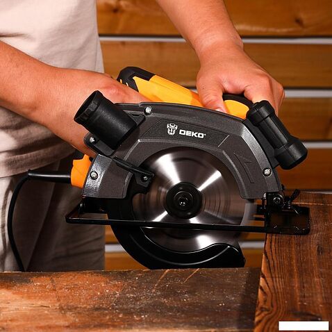 Дисковая (циркулярная) пила Deko CS-1500W 084-1150