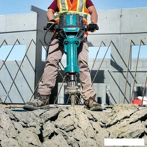 Отбойный молоток Makita HM1812