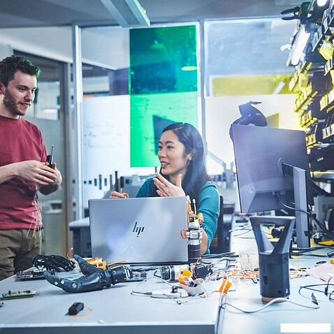 Рабочая станция HP ZBook Fury G10 8L152PA