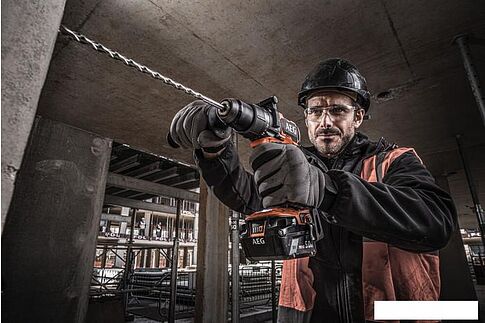 Ударная дрель-шуруповерт AEG Powertools BSB 18C3BL-402C 4935478938 (с 2-мя АКБ 4 Ач, кейс)