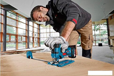 Электролобзик Bosch GST 18 V-LI S Professional 06015A5100 (без АКБ)