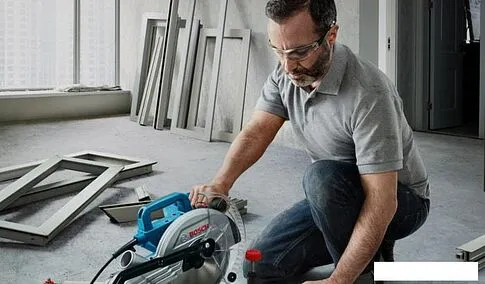 Дисковая (циркулярная) пила Bosch GCM 216 Professional 0601B33000