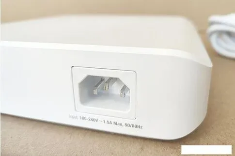 Управляемый коммутатор 2-го уровня Ubiquiti UniFi Switch Lite 16 POE