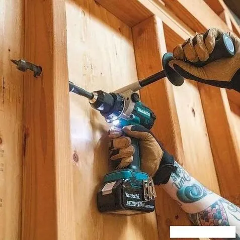 Ударная дрель-шуруповерт Makita DHP486RTJ (с 2-мя АКБ 5 Ач, кейс)