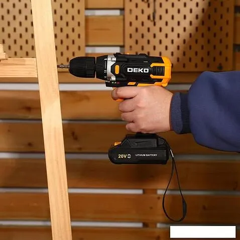 Дрель-шуруповерт Deko Banger 20V 080-1005 (с 2-мя АКБ, кейс, оснастка)