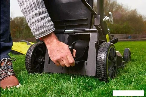 Колёсная газонокосилка Ryobi RY18LMX37A-150 (с АКБ 5 Ah)