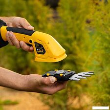 Кусторез + ножницы Denzel GS-20 59432 (с 1-им АКБ) Кусторез + ножницы Denzel GS-20 59432 (с 1-им АКБ)