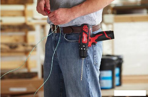 Ударная дрель-шуруповерт Milwaukee M12 BPD-202C 4933441940 (с 2-мя АКБ, кейс)