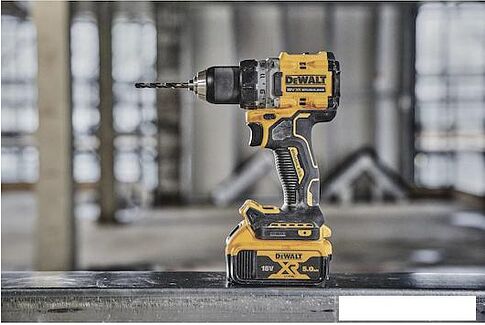 Дрель-шуруповерт DeWalt DCD800P2T (с 2-мя АКБ, кейс)