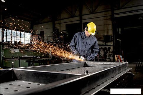 Угловая шлифмашина Metabo WB 18 LT BL 11-125 Quick 613054840 (без АКБ, кейс)