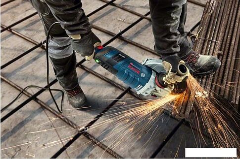 Угловая шлифмашина Bosch GWS 30-180 B Professional 06018G0000