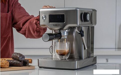Рожковая кофеварка Garlyn C60
