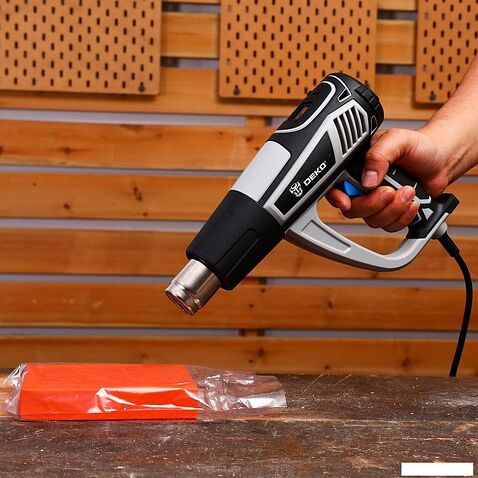 Промышленный фен Deko DKHG2500 PRO 085-1078 (кейс)