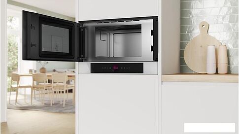 Микроволновая печь Bosch Serie 8 BFL7221W1