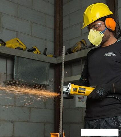 Угловая шлифмашина DeWalt DWE4119