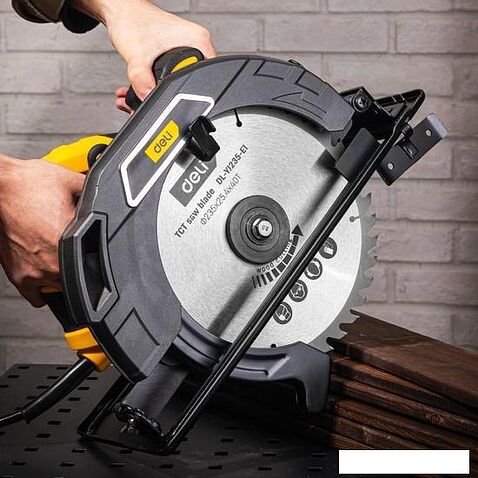 Дисковая (циркулярная) пила Deli DL-YJ235-E1 103012