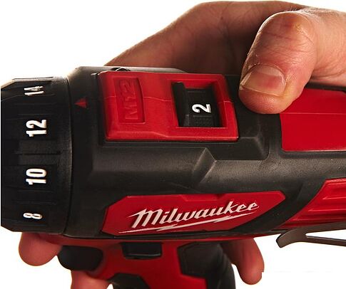 Дрель-шуруповерт Milwaukee M12 BDD-0 [4933441930]
