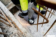 Угловая шлифмашина Metabo W 18 L 9-125 602249650 (с 2-мя АКБ 5.2 А•ч, кейс) Угловая шлифмашина Metabo W 18 L 9-125 602249650 (с 2-мя АКБ 5.2 А•ч, кейс)