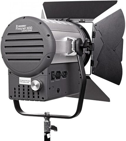Лампа GreenBean Fresnel 300 LED X3 DMX