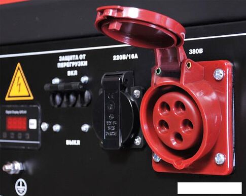 Бензиновый генератор Fubag WHS 210 DDC