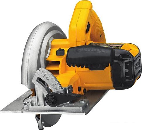 Дисковая пила DeWalt DWE575