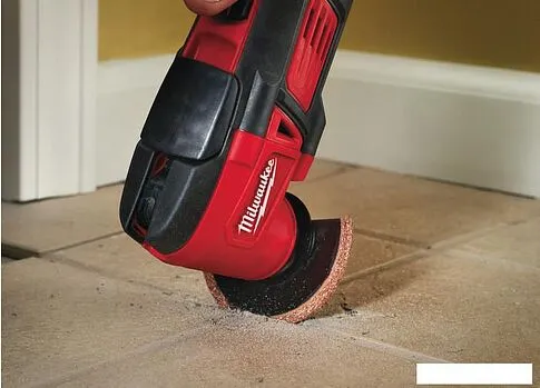 Мультифункциональная шлифмашина Milwaukee M18 BMT-0 [4933446203]
