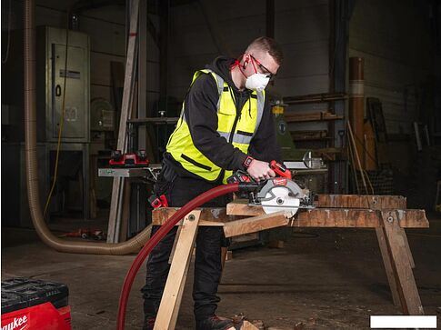 Дисковая (циркулярная) пила Milwaukee M18FCS66GR3-0 4933493491 (без АКБ)