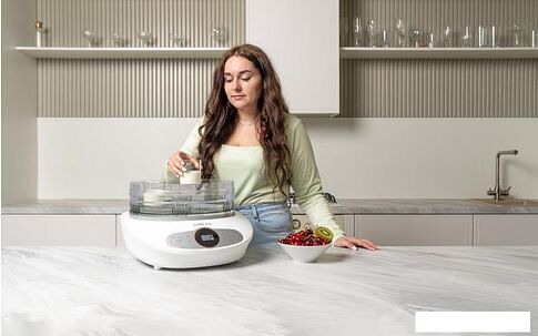 Сушилка для овощей и фруктов Garlyn D-05 Pro