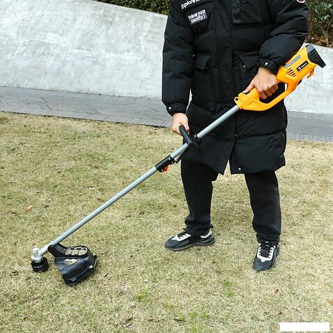 Триммер Deko DKTR1800 083-2032