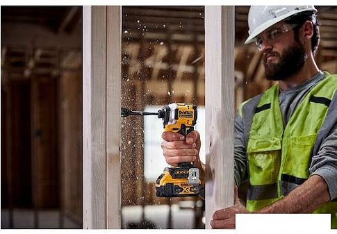 Винтоверт DeWalt DCF850P2T (с 2-мя АКБ 5 Ач, кейс)