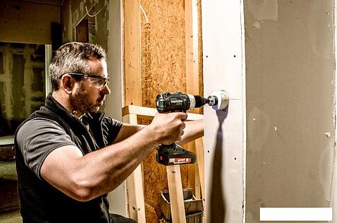 Дрель-шуруповерт Metabo BS 18 LT BL (без АКБ и кейса)