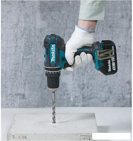 Дрель-шуруповерт Makita DHP482Z