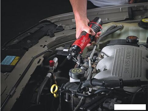 Трещотка Milwaukee M12 M12IR-201B 4933441720 (с 1-им АКБ, сумка)