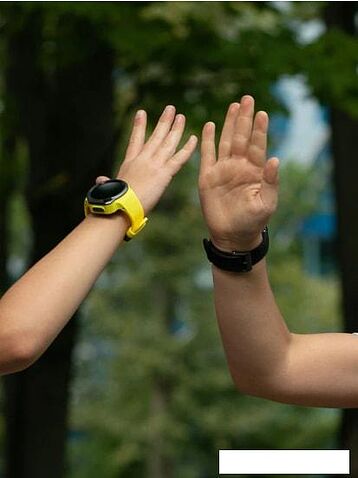 Умные часы Elari KidPhone 4GR (черный)