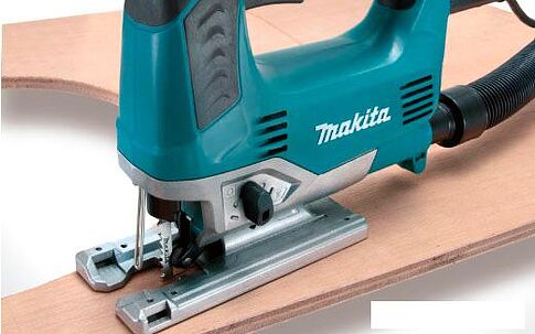 Электролобзик Makita JV0600K
