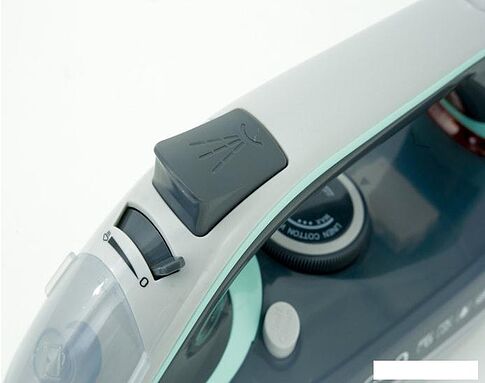 Утюг Econ ECO-BI2602