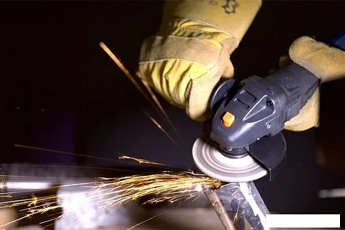 Угловая шлифмашина Ferm AGM1087