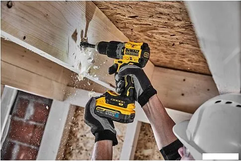 Ударная дрель-шуруповерт DeWalt DCD805H2T (с 2-мя АКБ 5 Ач, кейс)